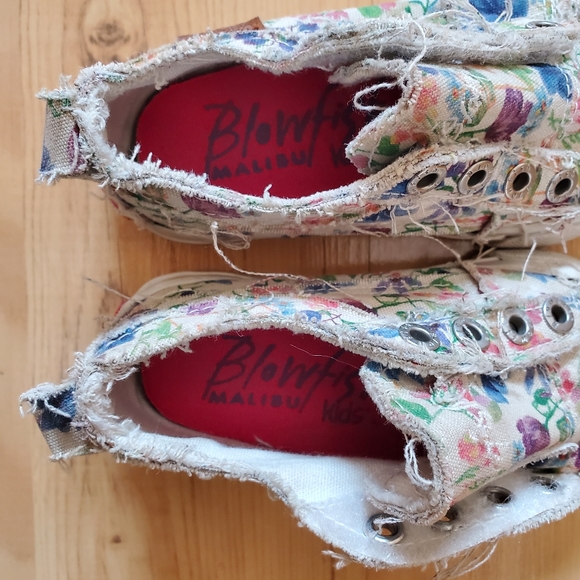 Blowfish Toddler Girl Floral Sneakers - Picture 7 of 9